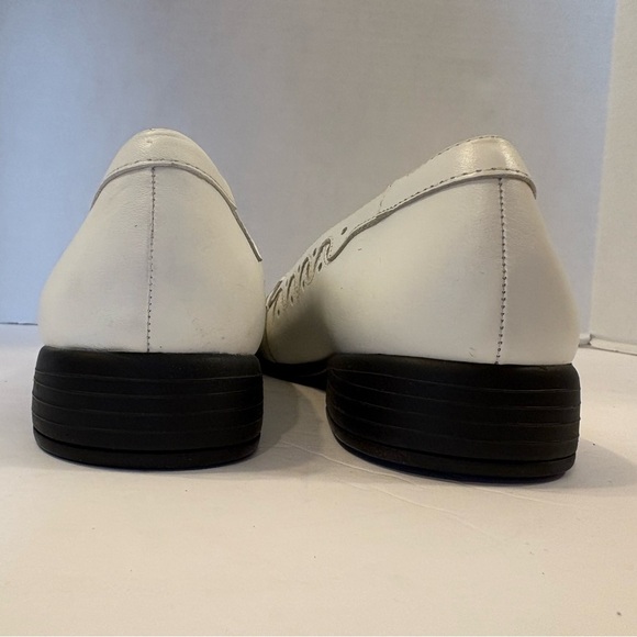 Classic Elements Elton white leather slip-on loafers shoes size 7 M - Picture 7 of 9